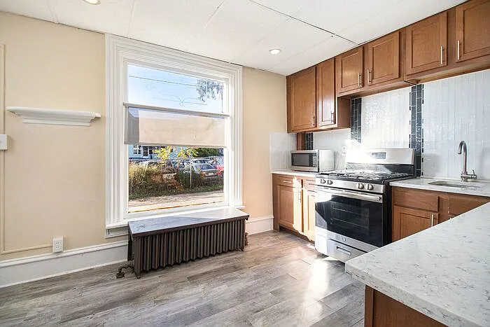 1 bed, 1.0 bath, 600 sqft, $949 — Photo 3