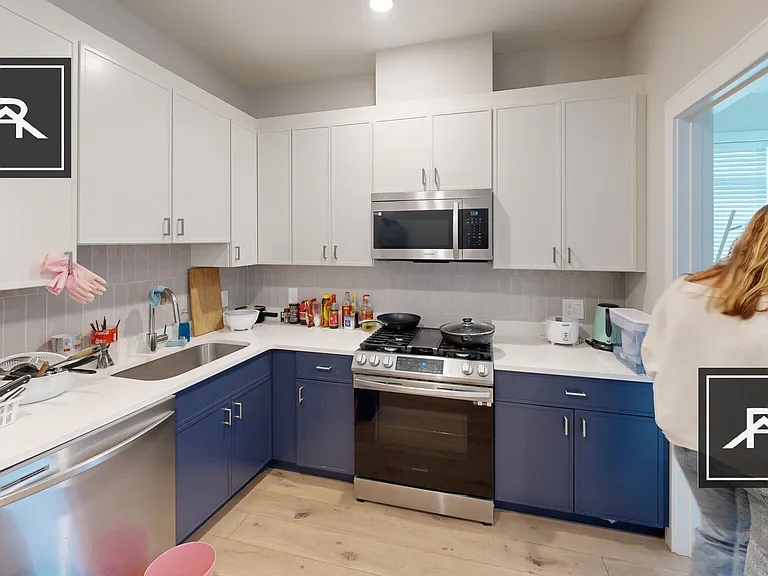 159 Everett St #202 — Photo 2