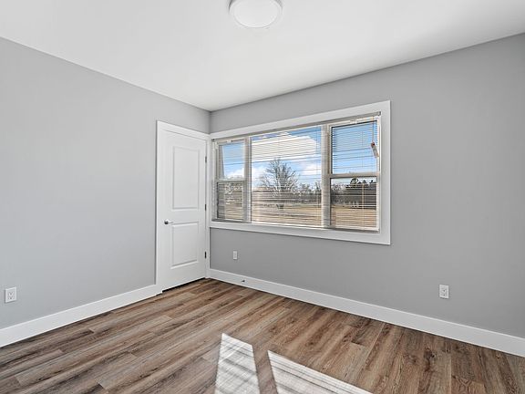 5th image of 256 Captain Thomas Blvd #201