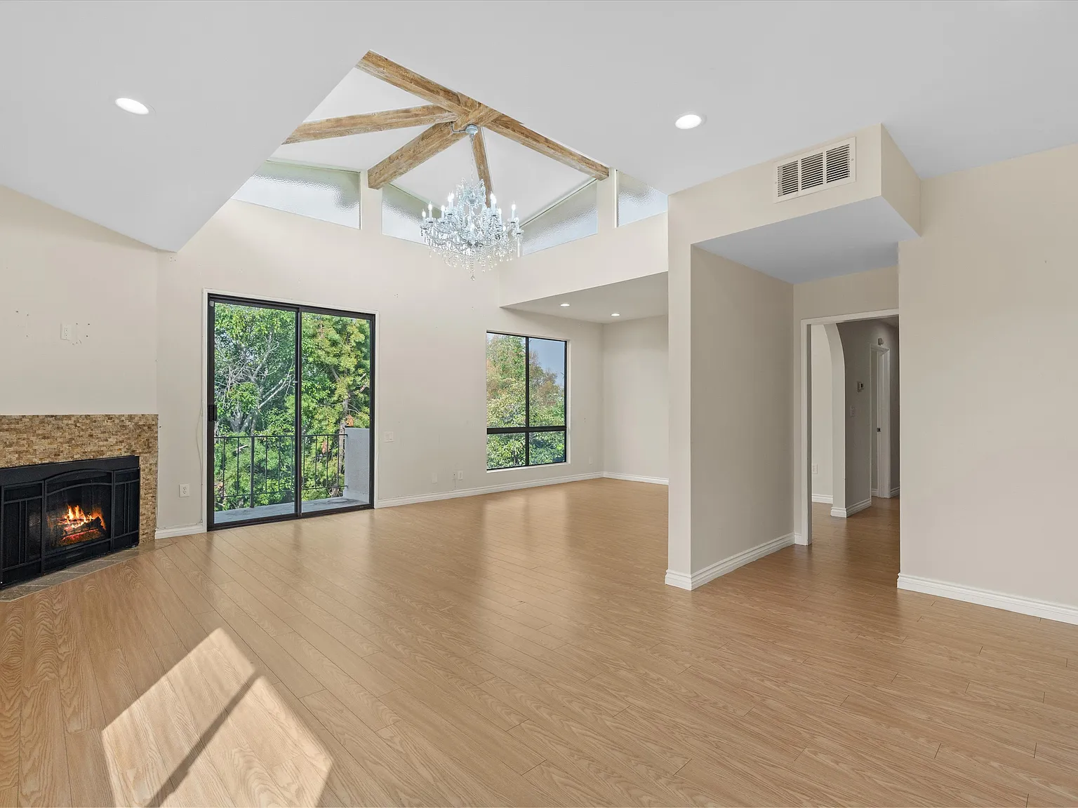 2 bed, 1435 sqft, $5,200 — Photo 4