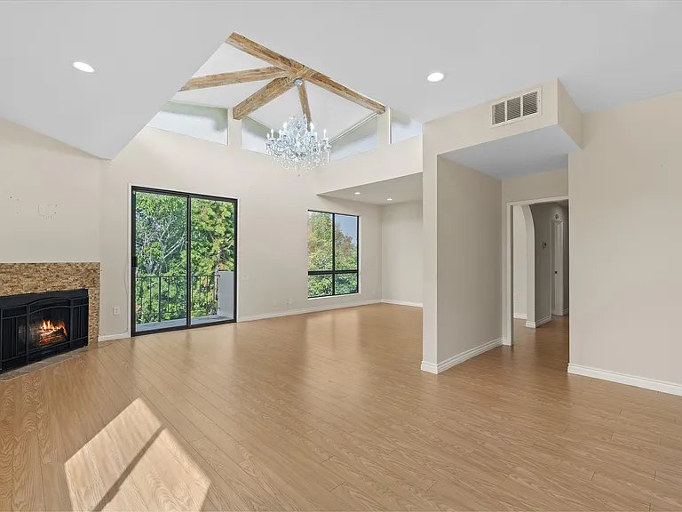 2175 S Beverly Glen Blvd #406 — Photo 4