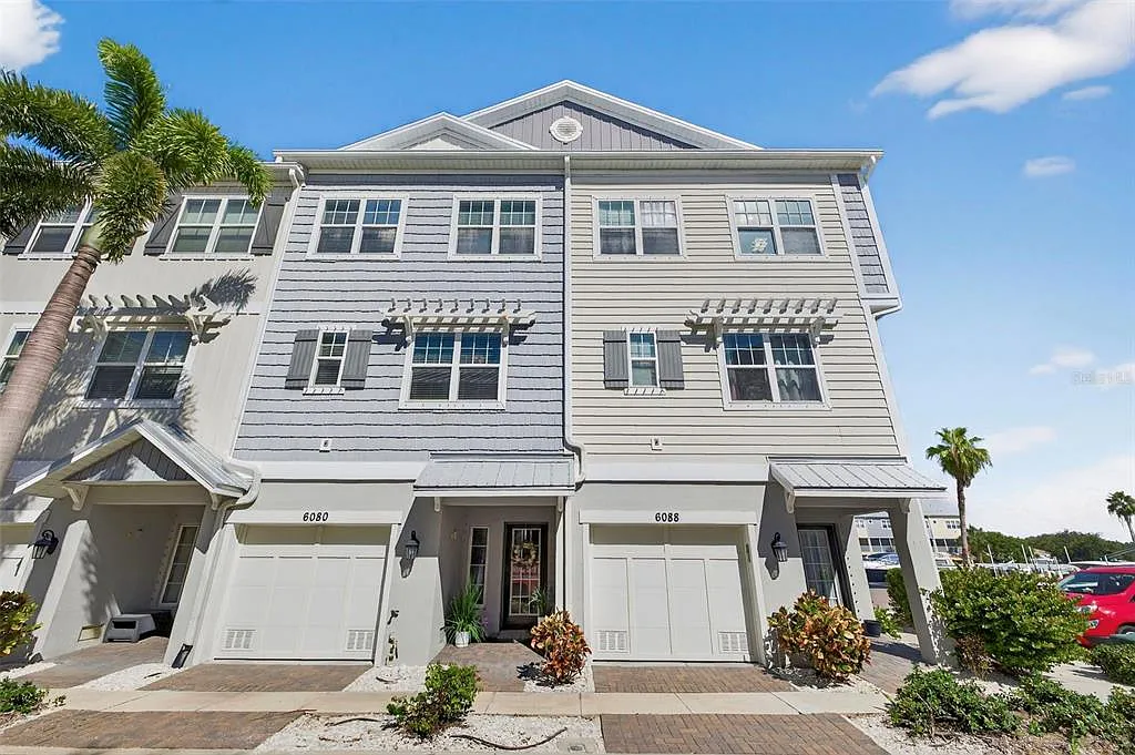 4 bed, 2.5 bath, 1920 sqft, $3,900 — Photo 1