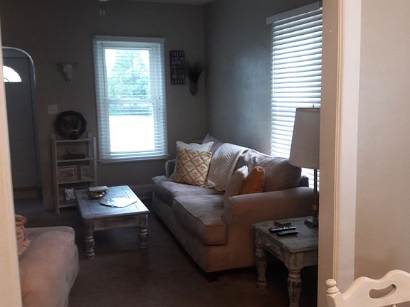 4th image of 25 E 19th St