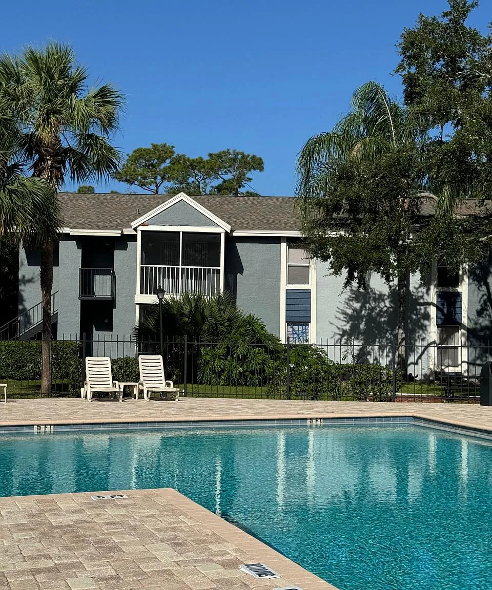 2 bed, 960 sqft, $1,690 — Photo 1