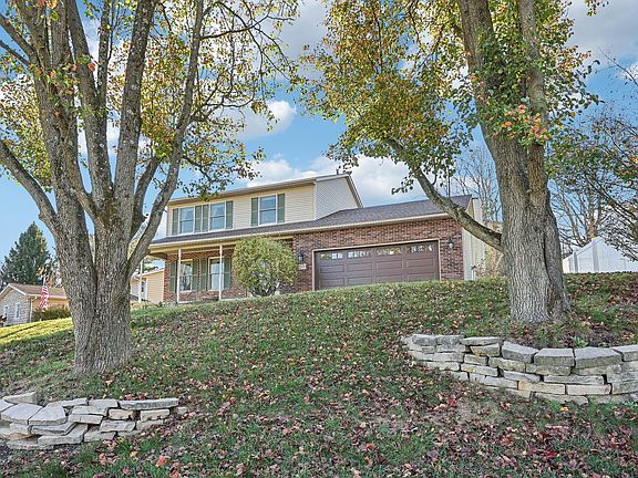 3rd image of 505 Yorkshire Dr