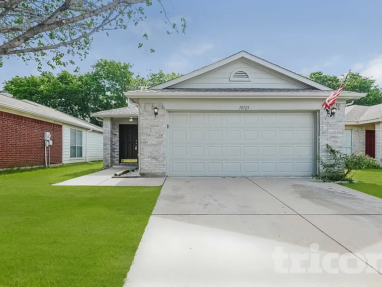 10525 Flamewood Dr — Photo 1