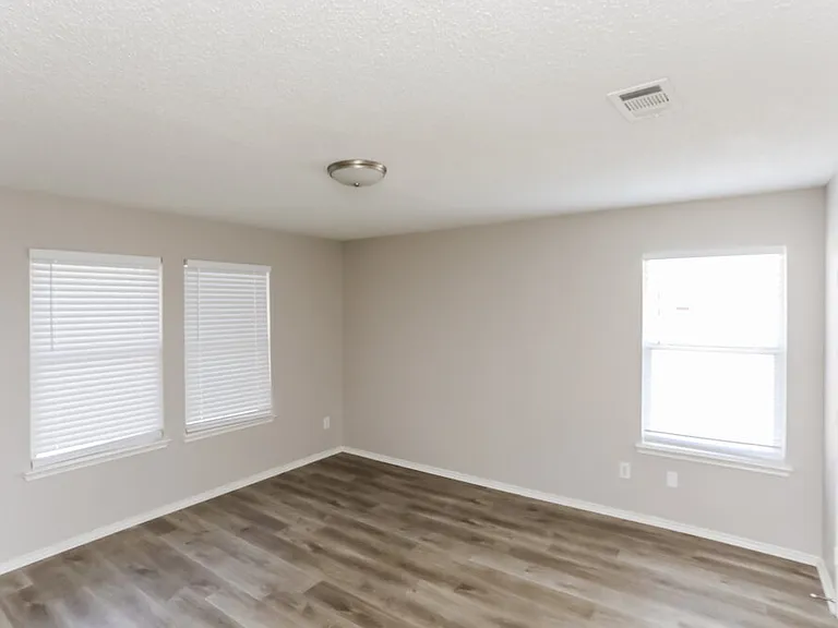 2036 Silverado Dr — Photo 14