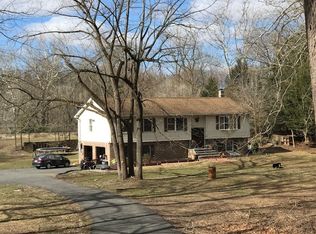 3 Unami Ln, Phillipsburg, NJ 08865