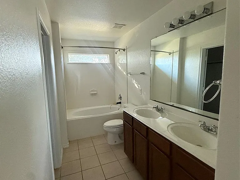 4330 Sprangletop Ave — Photo 10