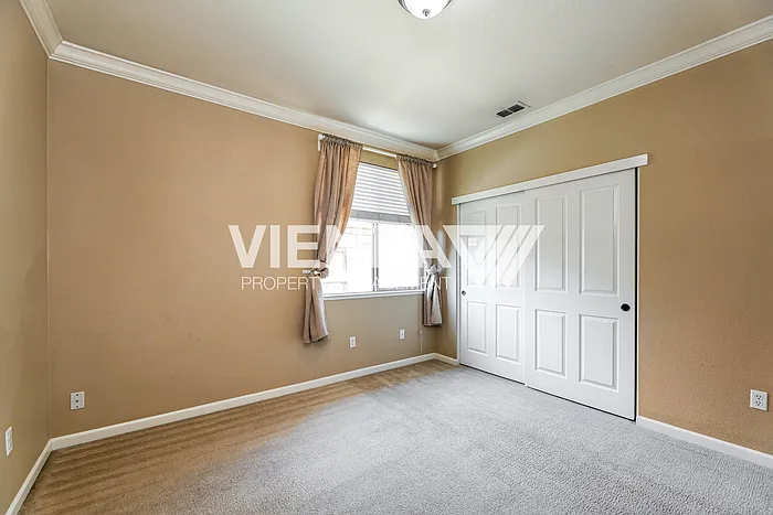 1014 Waterford Dr — Photo 15