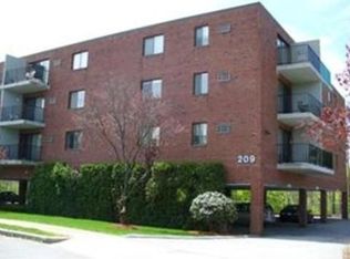 209 Riverview Ave APT 32, Newton, MA 02466