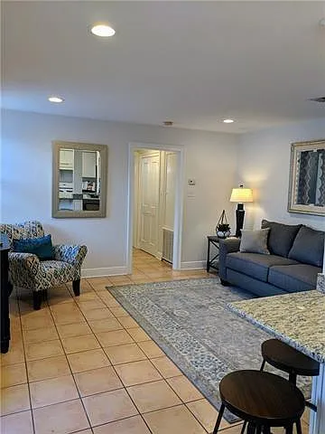 4225 Carondelet St #A — Photo 4