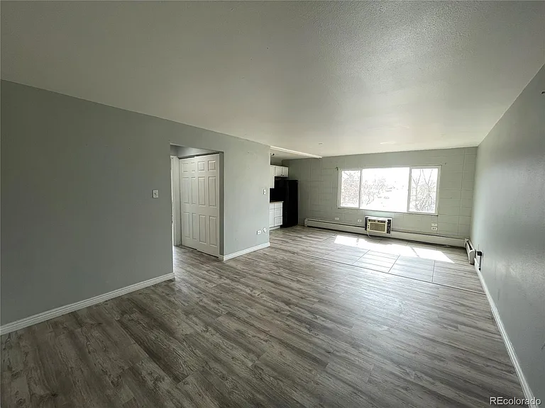 1590 Clinton St #206 — Photo 2