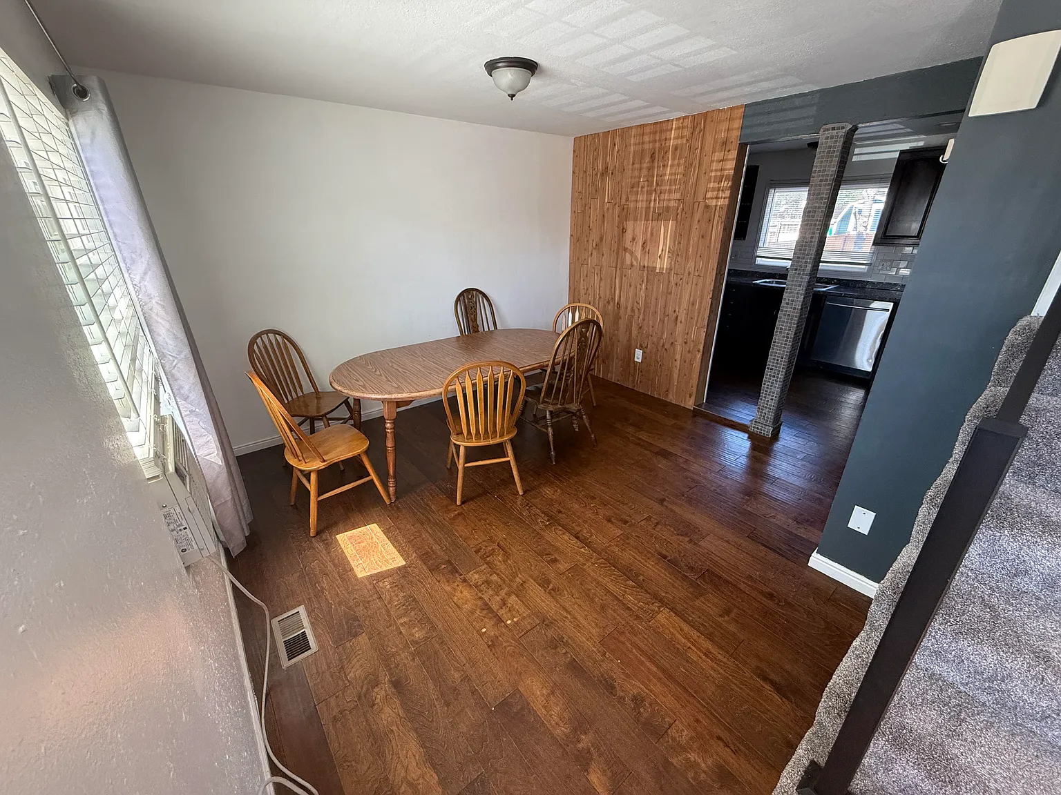 3 bed, 1600 sqft, $1,600 — Photo 3