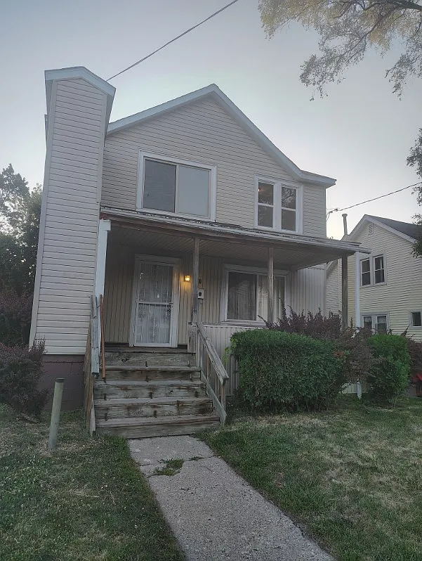 2 bed, 700 sqft, $1,200 — Photo 1