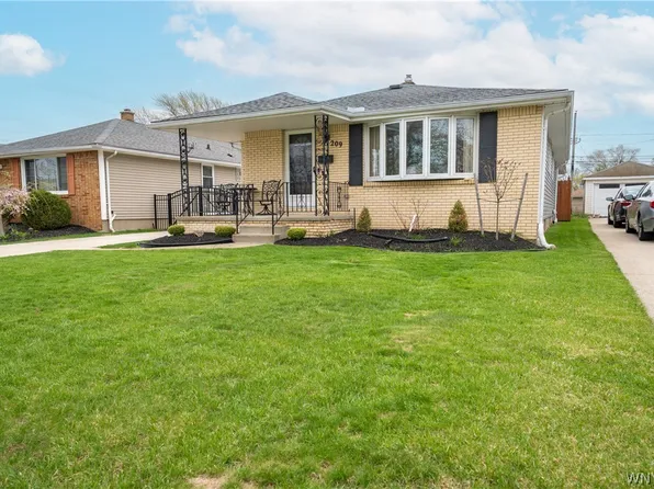 209 Oakvale Blvd, Buffalo, NY 14223