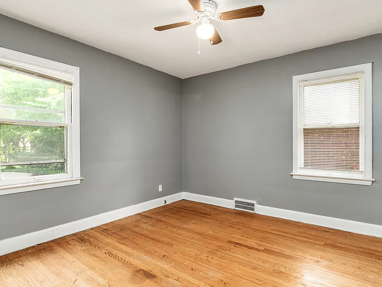 11262 Courville St — Photo 18