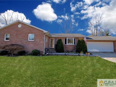 2 Colony Ct, Hamilton, NJ, 08619
