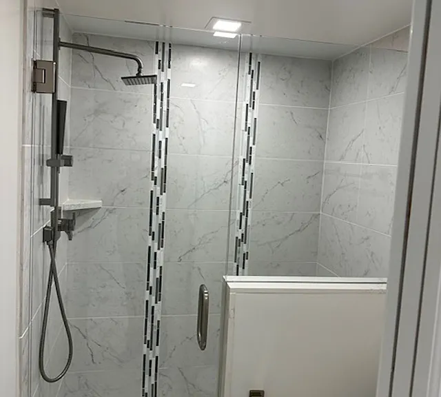 FABULOUS EURO WALK-IN DOUSING SHOWER WITH SUBWAY TILES