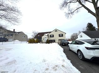 94 Belmont Dr, Livingston, NJ 07039