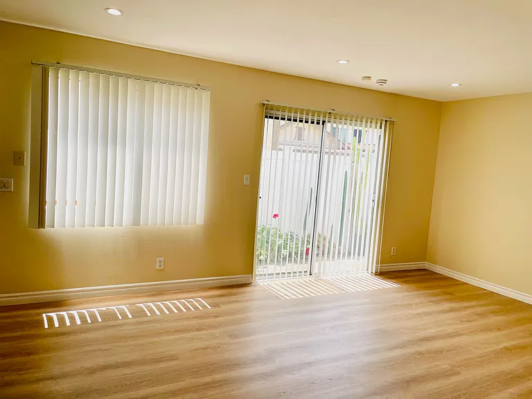 2104 Raymond Ave — Photo 8