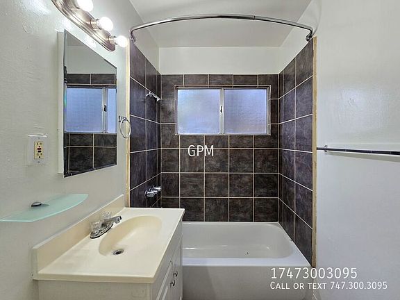 5th image of 407 S Park View St #D
