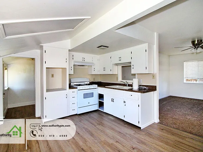 19087 Leaf Ln — Photo 3