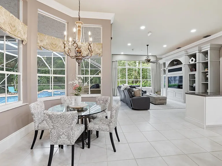 856 Forest Glen Ln — Photo 9