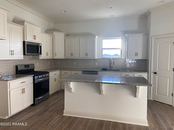 3rd image of 202 Preston Rose Ln