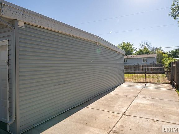 5th image of 439 Logan Dr