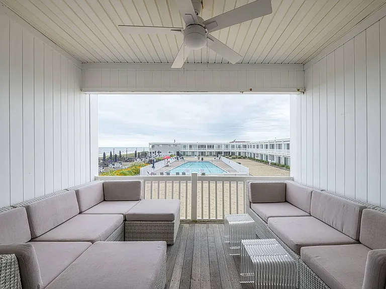 585 Dune Rd #29B — Photo 1