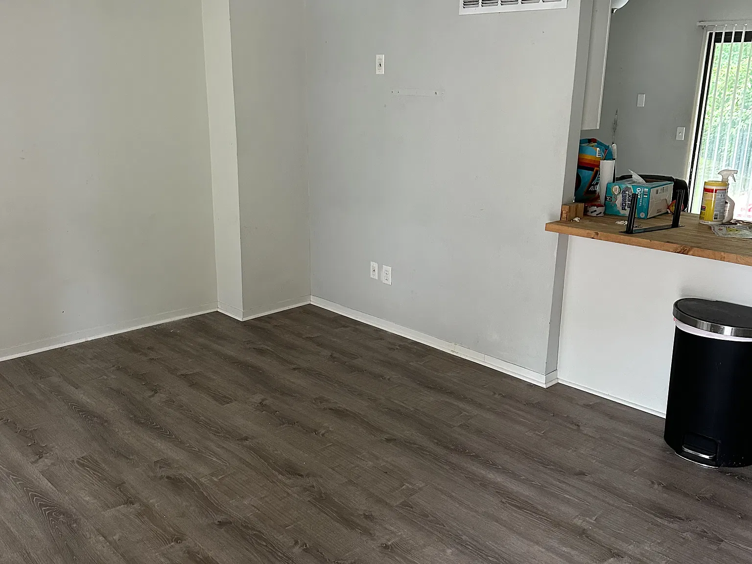 2 bed, 1.5 bath, 976 sqft, $1,400 — Photo 2