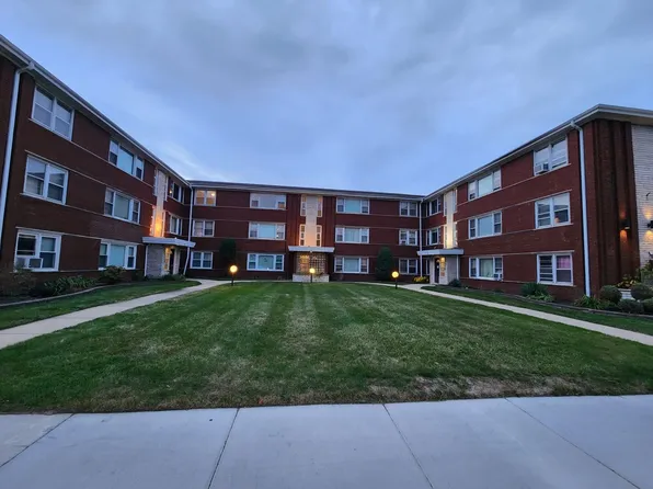 7956 S Pulaski Rd APT 304, Chicago, IL 60652