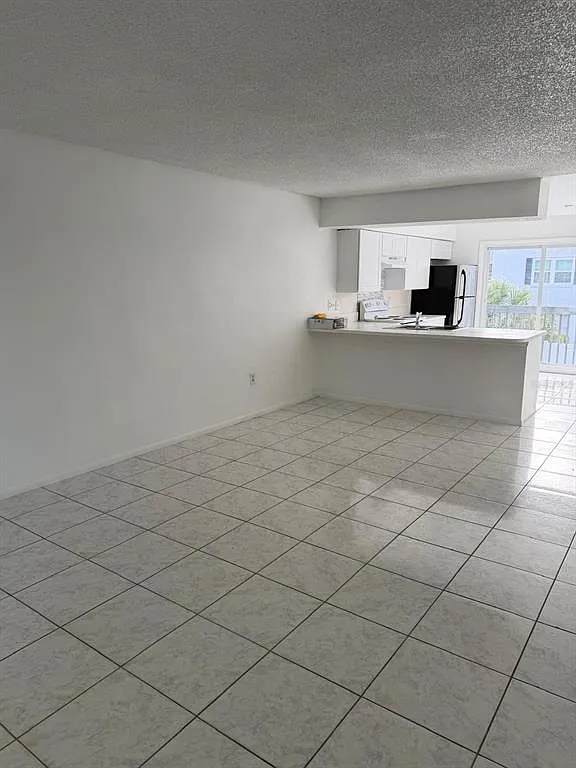 2 bed, 1.0 bath, 850 sqft, $1,700 — Photo 3