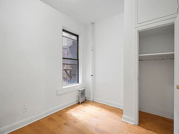 3rd image of 1722 Amsterdam Ave #4R