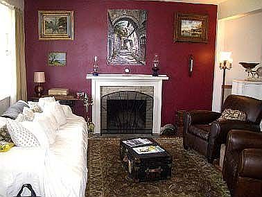 Living Romm w/Fireplace