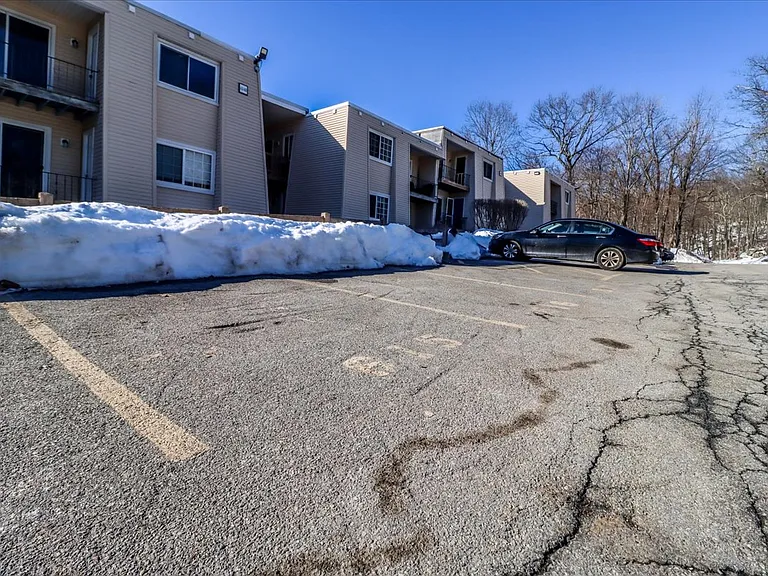 615 Fox Run Ln — Photo 24