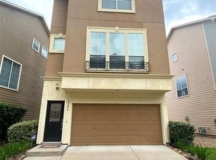 3302 Clearview Cir, Houston, TX 77025