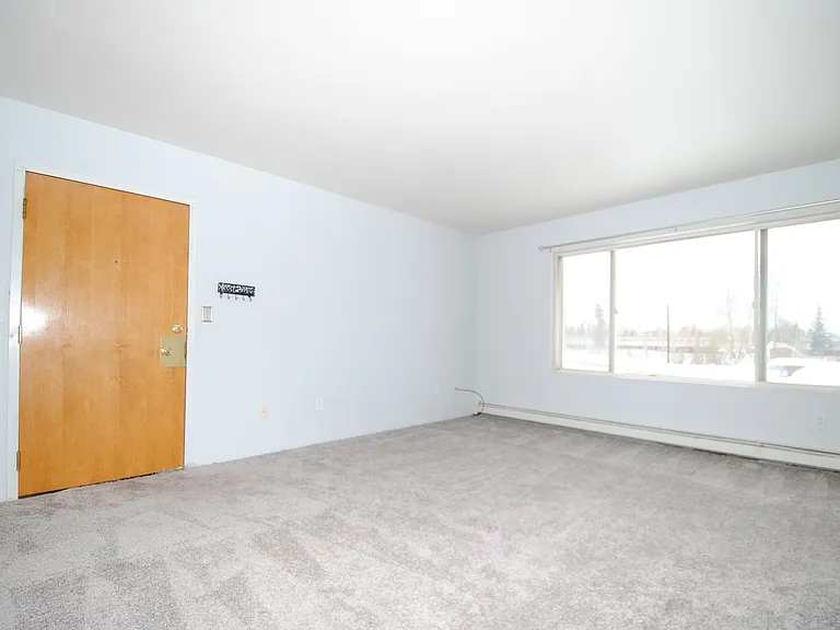 79-3 Slater Dr W — Photo 1