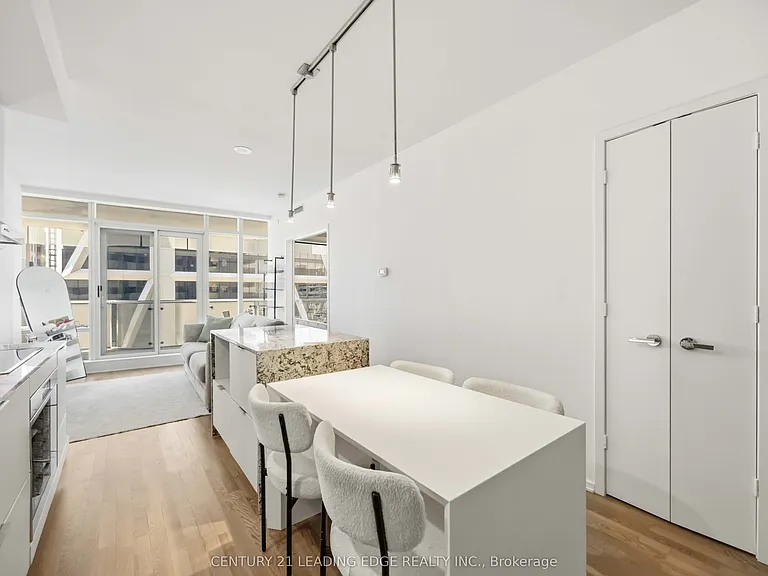 1 Bloor St E #3308 — Photo 15