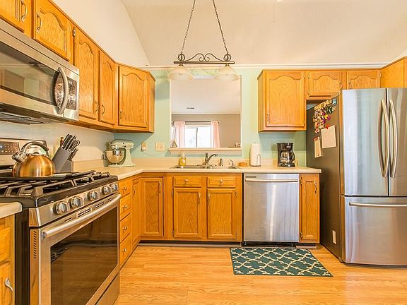 4th image of 1001 N Tulip Way
