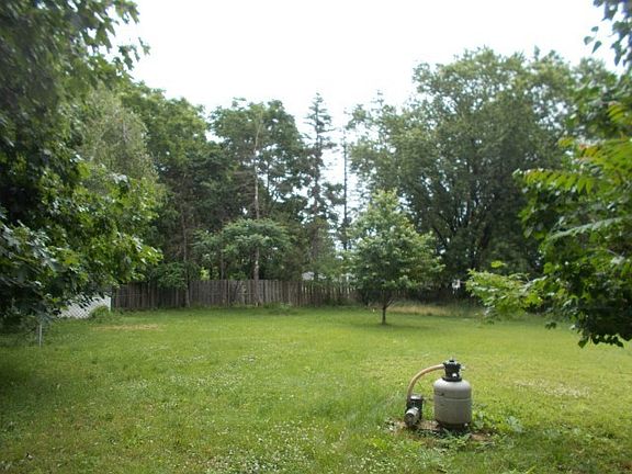 2nd image of 3 Drumlin Dr
