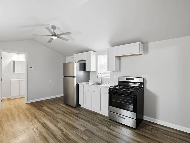 22600 Middlebelt Rd #D13 — Photo 8