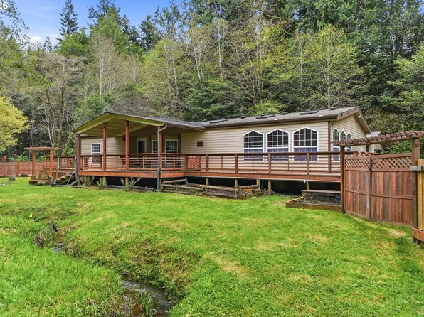 925 E 3rd St, Coquille, OR 97423