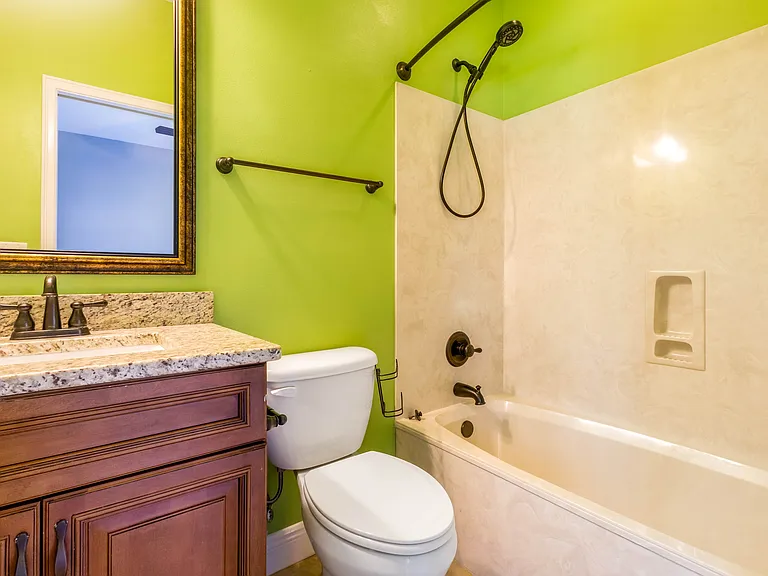 651 Powell Dr NE — Photo 40
