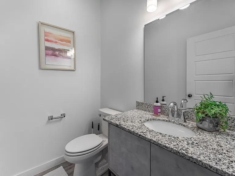 941 Boardwalk Ave — Photo 3