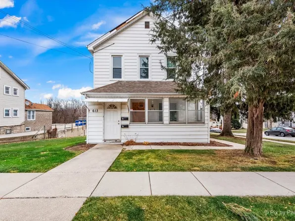 613 Walnut St, Lemont, IL 60439