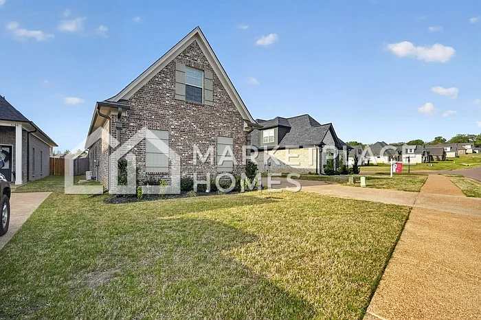 Building Photo - 5185 Watson View Dr