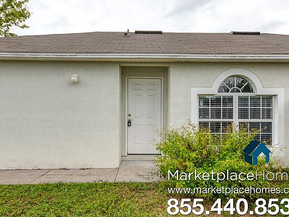3rd image of 8451 Oak Crossing Dr W