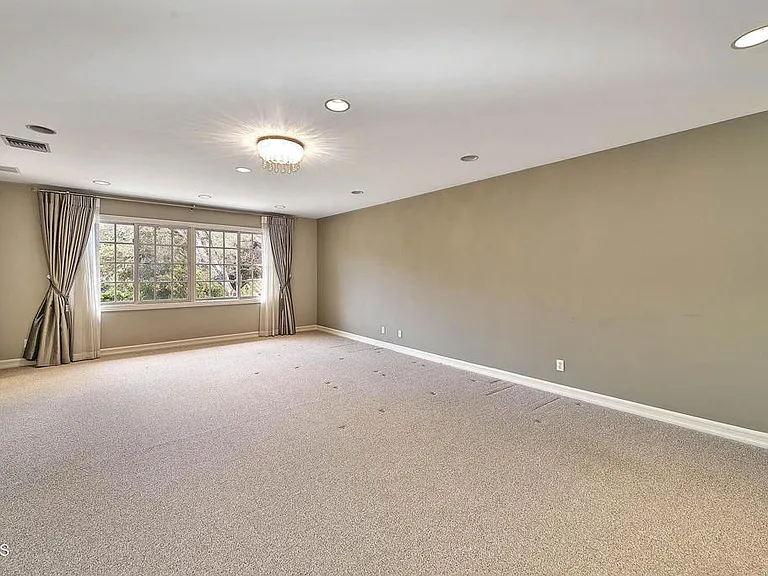 4330 Bel Aire Dr — Photo 18